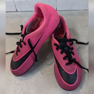 Nike kids soccer cleats, Size 12C, hot pink black swoosh